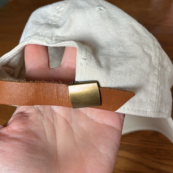 Organic Cotton Broken-In Baseball Cap with leather strap by Madewell - Picture 4 of 5
